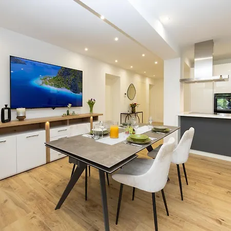 Casa Ivano Split 펜션 Kamen